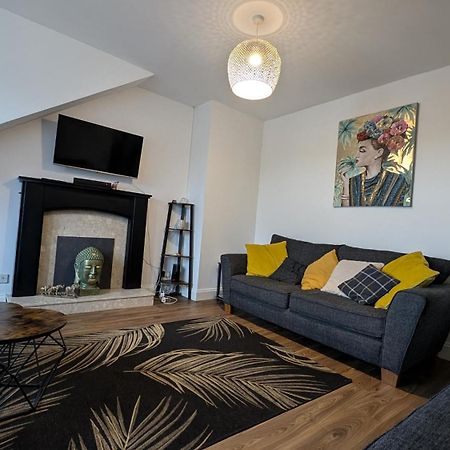 Lovely 2 Bedroom Apartment In Central Location Greenock Exteriér fotografie