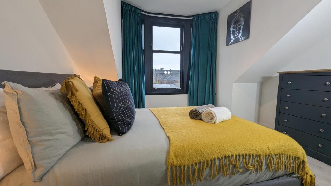 Lovely 2 Bedroom Apartment In Central Location Greenock Exteriér fotografie