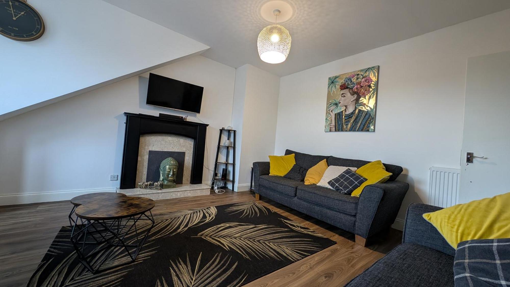 Lovely 2 Bedroom Apartment In Central Location Greenock Exteriér fotografie